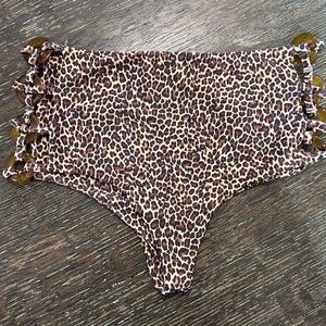 Aila Blue Barcelona Bottoms in Leopard